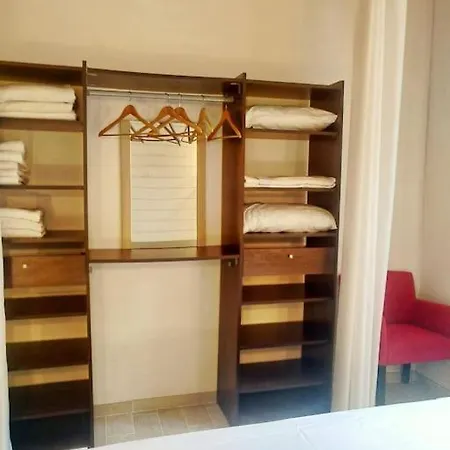Chalet Au-Dessus Du Lac. 3 Chambres, 5 Lits.