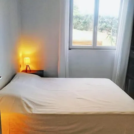 Chalet Au-Dessus Du Lac. 3 Chambres, 5 Lits. Biscarrosse