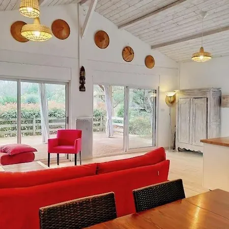 Chalet Au-Dessus Du Lac. 3 Chambres, 5 Lits. Dom wakacyjny